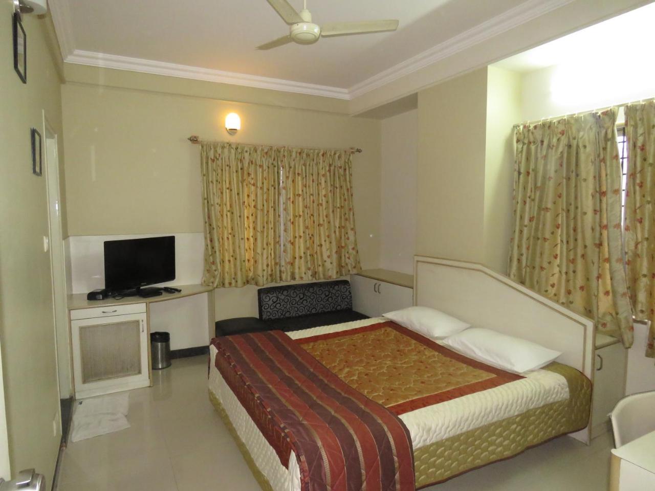 The Corporate Comforts Bangalore Exterior foto